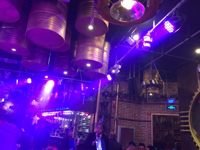 石家庄极速前进烧烤吧4